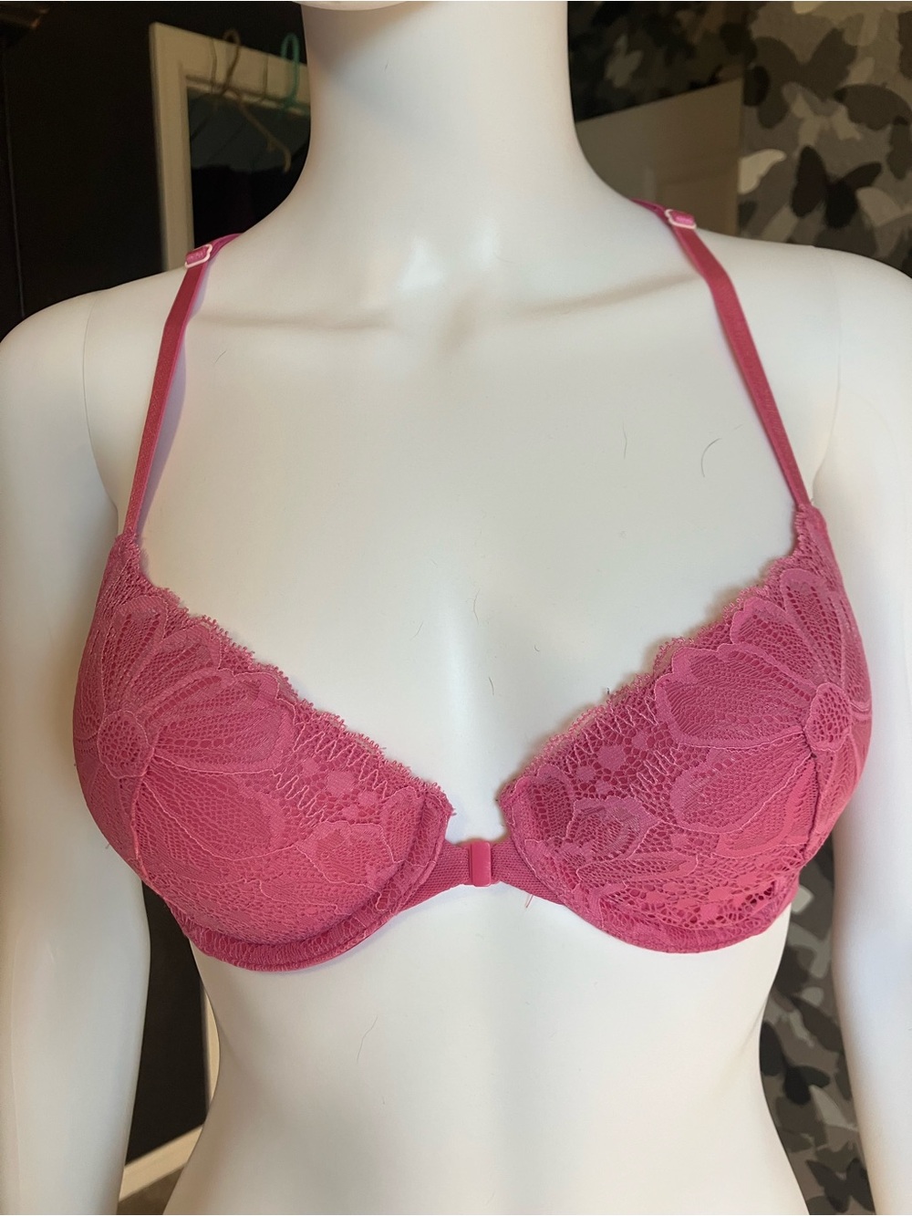 Victoria's Secret Rose Pink Lace Front-Close Push-Up Bra